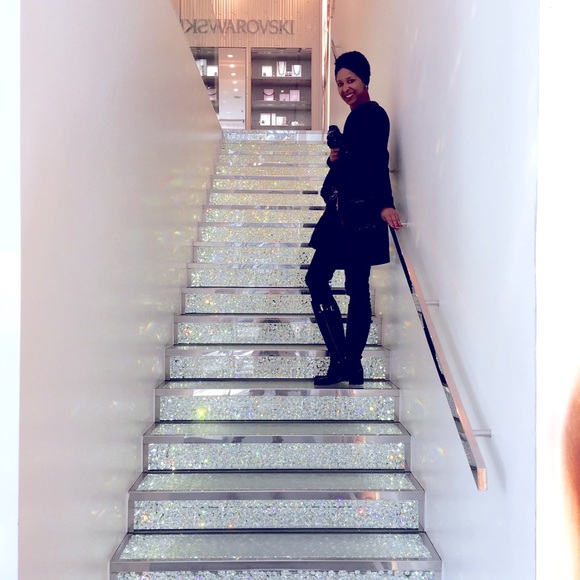 Meet your Posher, Lisa - Picture 1 of 1